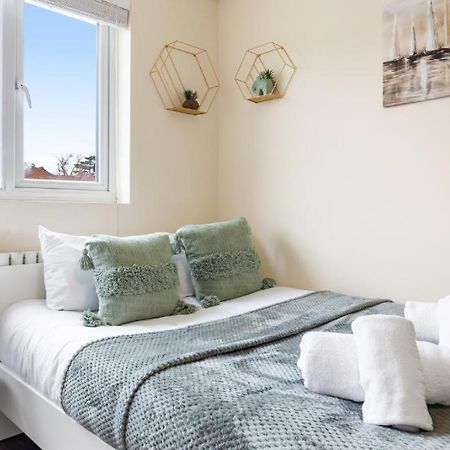 Twickenham Homes Айсълуърт Екстериор снимка