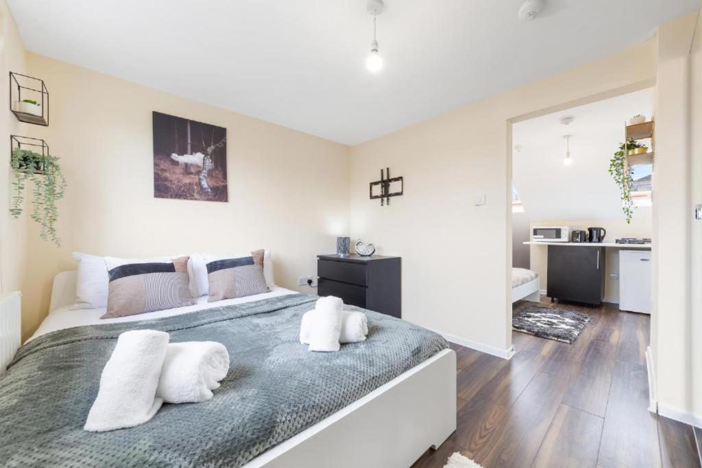 Twickenham Homes Айсълуърт Екстериор снимка