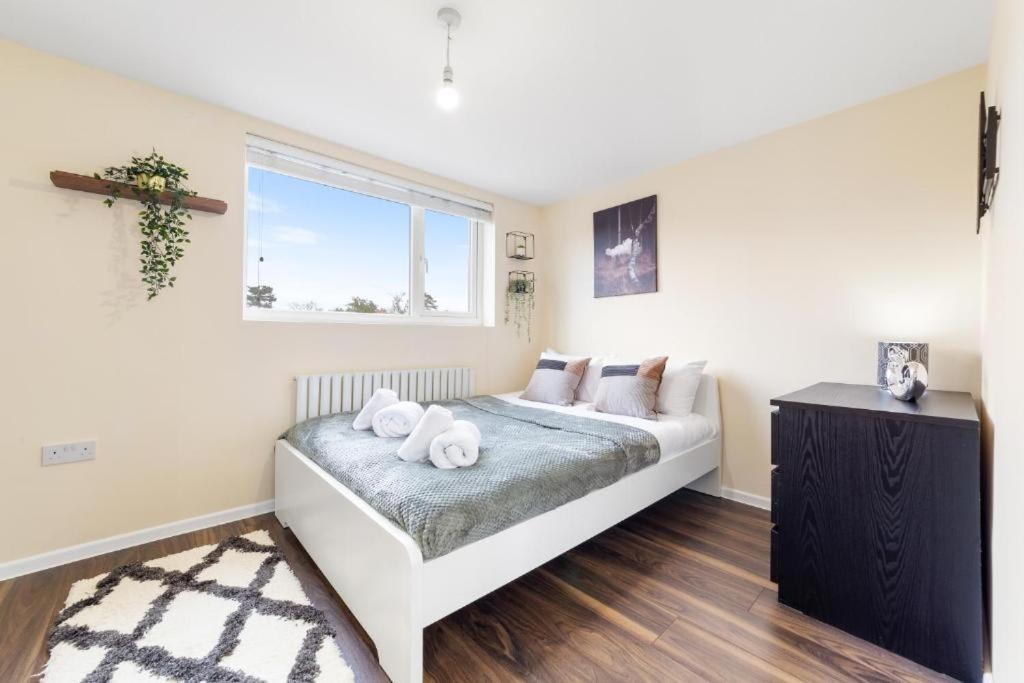 Twickenham Homes Айсълуърт Екстериор снимка