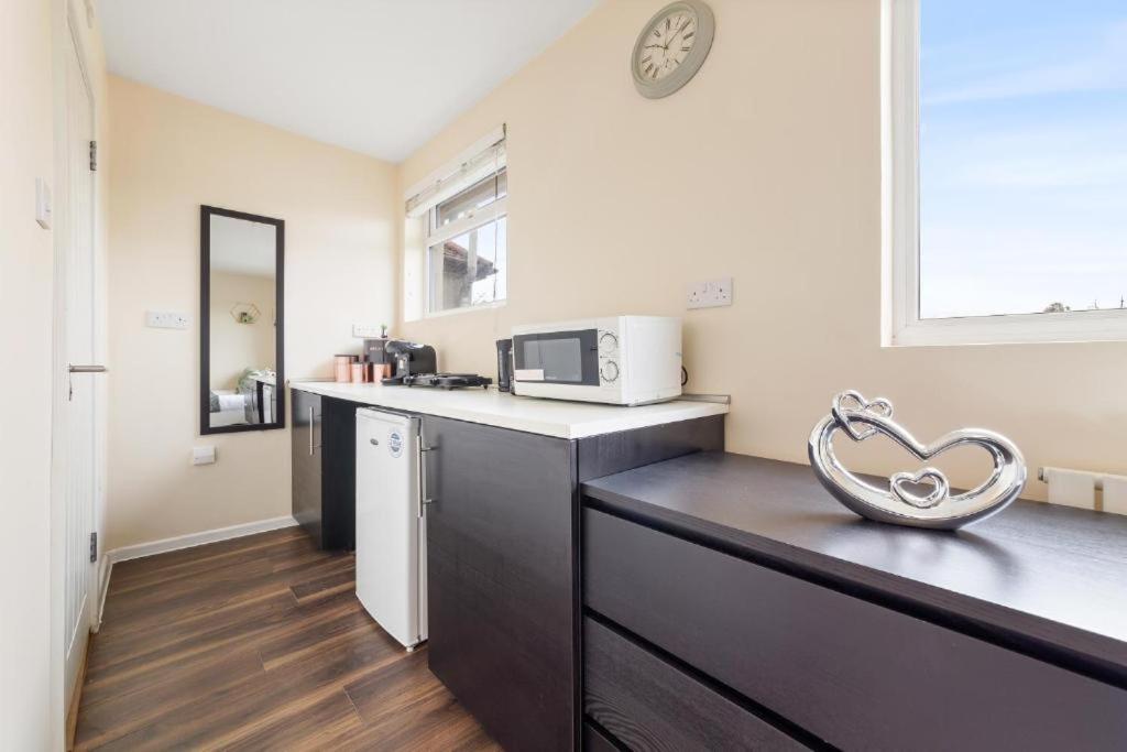 Twickenham Homes Айсълуърт Екстериор снимка
