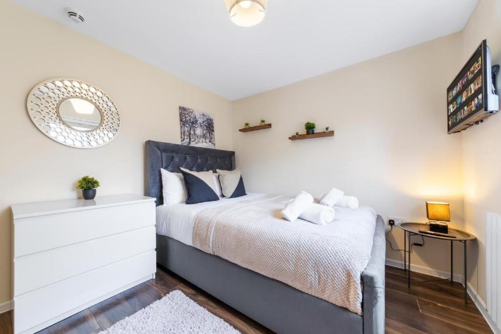 Twickenham Homes Айсълуърт Екстериор снимка