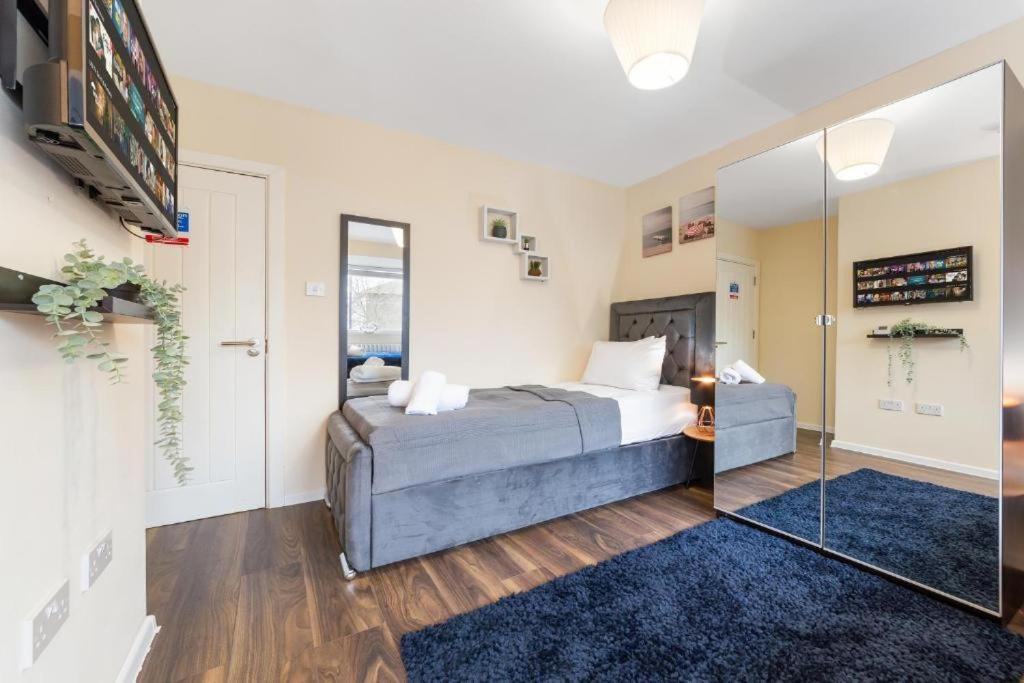Twickenham Homes Айсълуърт Екстериор снимка