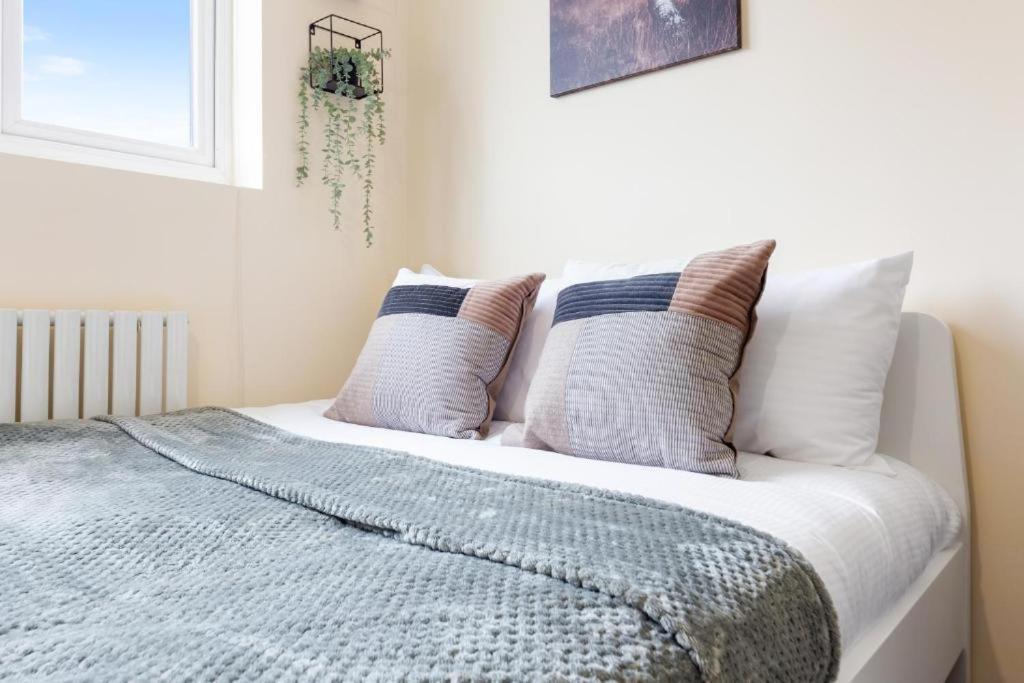 Twickenham Homes Айсълуърт Екстериор снимка